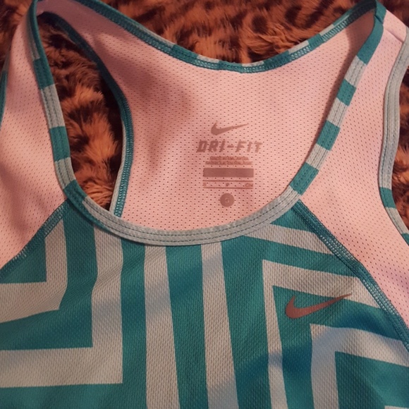 Nike tank top - Picture 2 of 3